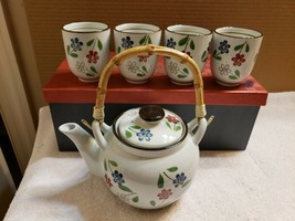 NIB Asian Oriental Tea Set: Tea Pot, Infuser, 4 Handless Cups Mugs Flower Floral - £23.74 GBP