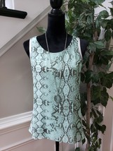 Jennifer Lopez Women&#39;s Green Snake Print Round Neck Sleeveless Top Blous... - $25.74