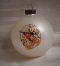 Avon North PC 1980 Mrs. Albee Glass Ball Christmas Bulb Ornament Limited Edition - $8.90
