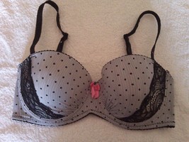 worn once  padded underwired bra uk 32D  usa 32D  euro 70D  france 85D  aust 10D - £5.72 GBP