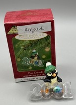 Ornament Hallmark Cool Decade 2001 #2 QX8079 Penguin Signed Tammy Haddix Artist - £5.16 GBP