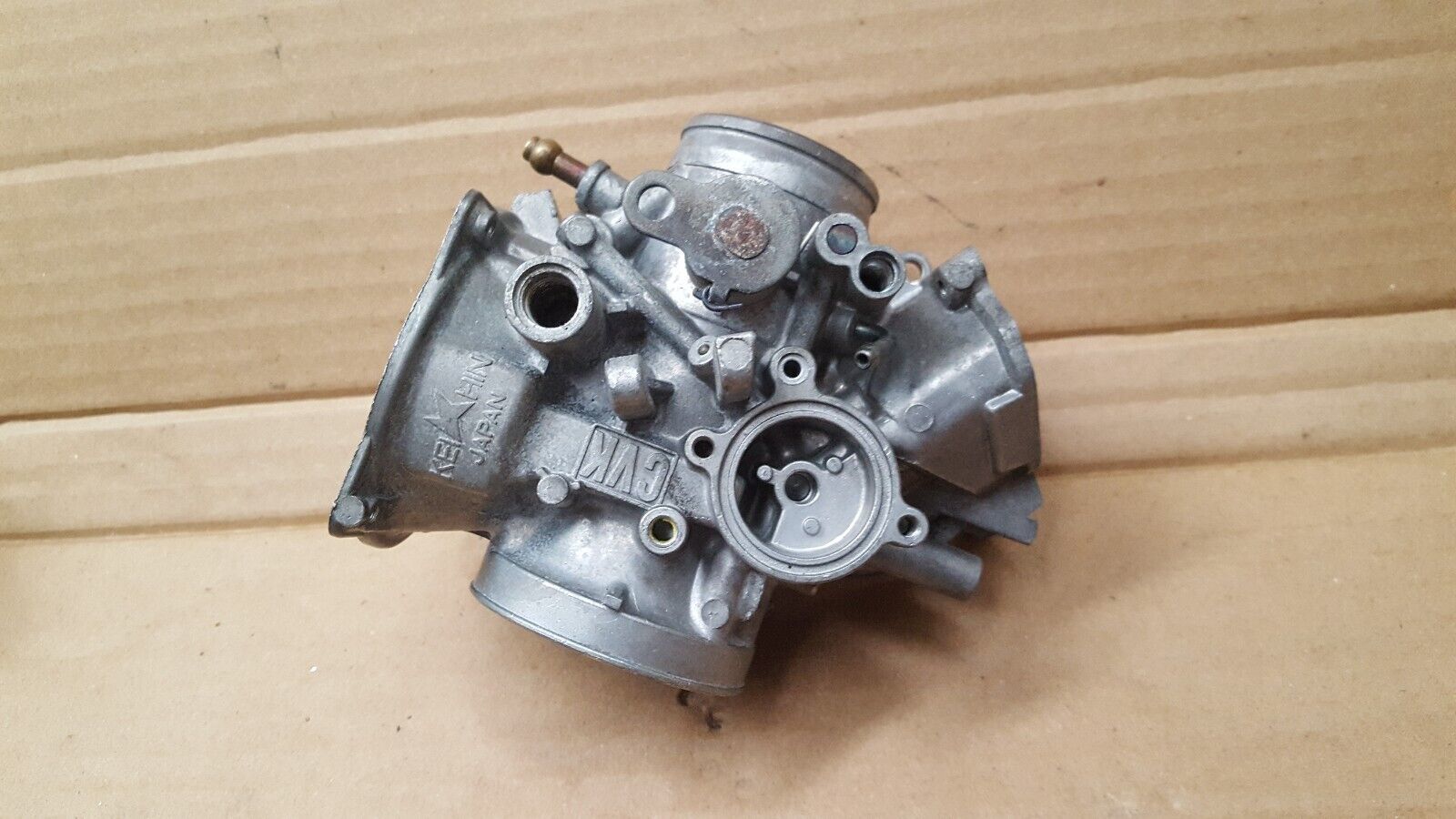 Primary image for 87-99 Kawasaki VN1500 A VULCAN 88 96-97 VN1500C right carburetor body front