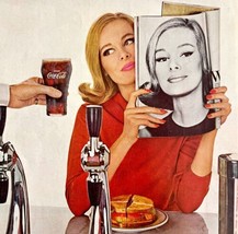 Coca Cola Coke Gorgeous Model 1964 Advertisement Soda Pop Life Magazine DWII4 - £39.37 GBP