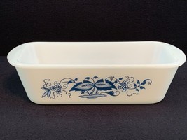 MINT! Glasbake Old Town Blue Onion Loaf Pan 1-1/2 qt. Meatloaf Bread Glass J522  - £10.08 GBP
