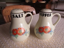 Vintage Hall Kitchenware Orange Poppy Handled Salt &amp; Pepper Shaker Pottery Set - £30.63 GBP