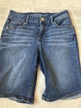 m jeans by maurices™ Classic Mid Rise Blue Denim Bermuda Short-Size 4 - £16.76 GBP