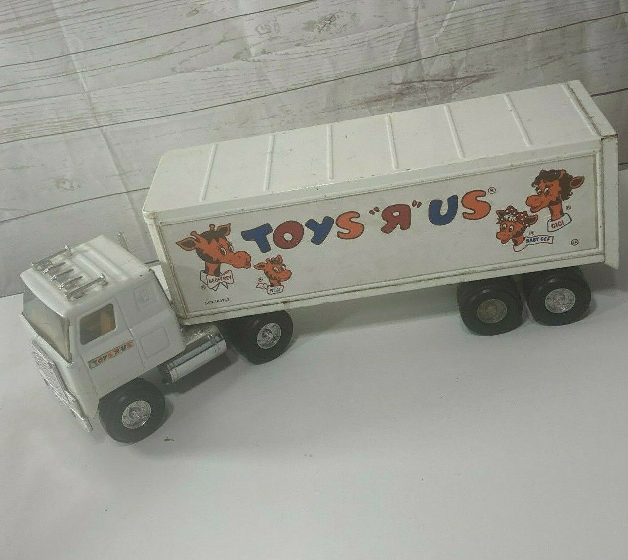 1980'S Toy Sheet Metal Ertl 0769 International Trailer Toys R US ERTL - $98.99