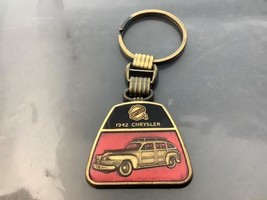 Vintage Promo Keyring 1942 Chrysler Town &amp; Country Keychain Wagon Porte-Clés - £17.54 GBP