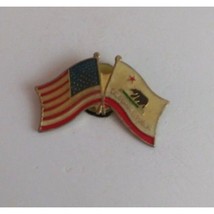 Vintage USA &amp; California Republic State Intertwined Flag Lapel Hat Pin - £6.63 GBP