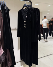 ZARA BNWT 2025. BLACK VELVET MIDI DRESS SHINY APPLIQUES. 7969/253/800 - €56,57 EUR