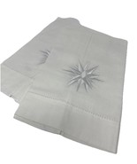Vintage Cotton Ramie White Embroidered Fingertip Towels Set of 2 New - $26.02 CAD