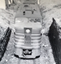 New York New Haven &amp; Hartford Railroad Train NH #0421 Alco Locomotive B&amp;W Photo - £9.55 GBP