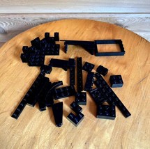 Lot of 25 Black Lego Pieces Assorted - $374.75 MXN