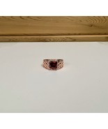 Ruby Simulated Colored Gem Ring Rose Gold Colored Band Size 9 Square - $28.05 CAD