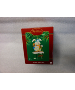 Carlton Cards &quot;Ice Pals&quot; 2003 Ornament NEW OTHER 12th in Series - $435.56 MXN