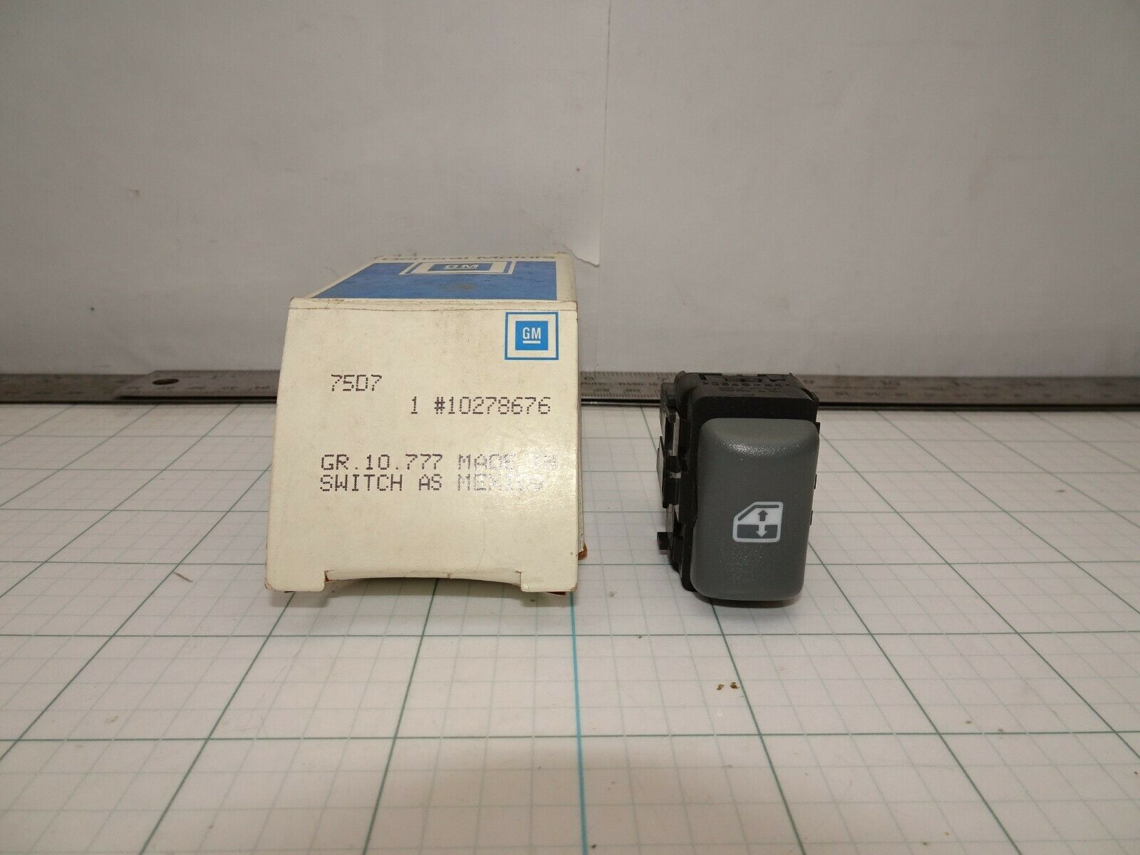 GM 10278676 Power Window Switch Single Control  OEM NOS General Motors - $16.43
