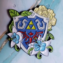 Nintendo • The Legend of Zelda • Link • Hylian Shield • Enamel Metal Pin... - £6.29 GBP