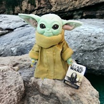 Disney Parks Baby Yoda The Child Mandalorian Star Wars Plush 11&quot; - NEW - $371.25 MXN