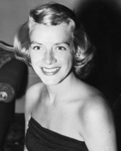 An item in the Entertainment Memorabilia category: ROSEMARY CLOONEY 8X10 PHOTO iconic singer and White Christmas star
