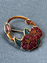 Small Open Goldtone Oval w Dark Purple Enamel Hibiscus or Other Flower Brooch - £11.85 GBP