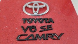 2002-2006 Toyota Camry V6 Se Rear Trunk Lid Emblem Badge Nameplate Black Used - $22.49