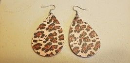 Faux Leather Dangle Earrings (New) Pink W/ Leopard Print #139 - £4.11 GBP