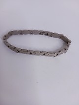 Vintage Silvertone X and O! Hugs and Kisses Bracelet 7&quot; - $222.43 MXN