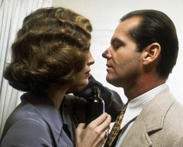 Chinatown 1974 Jack Nicholson gets close to Faye Dunaway 24x30 inch poster - £23.69 GBP