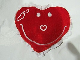 Valentine&#39;s Day Red Velvet Heart Embroidered Smile Face Plush 8 1/2&quot; - £4.67 GBP