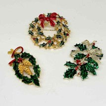 Lot of 3 Vintage Christmas Wreath Holly Mistletoe Brooches, 1 signed Gerry&#39;s - £18.76 GBP