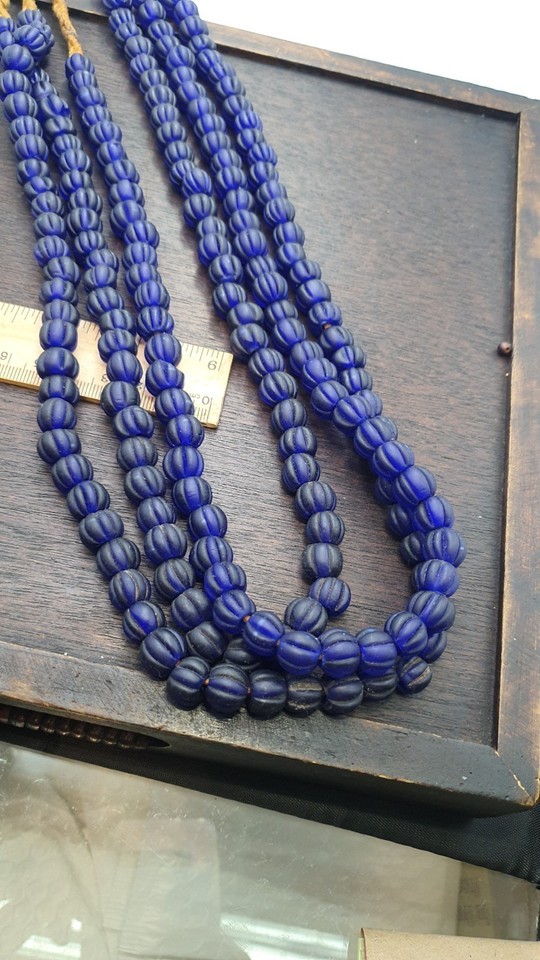 BELLE PLAGE DE PERLES ANCIENNES AFRICAINES bleu cobalt vintage Item image 14