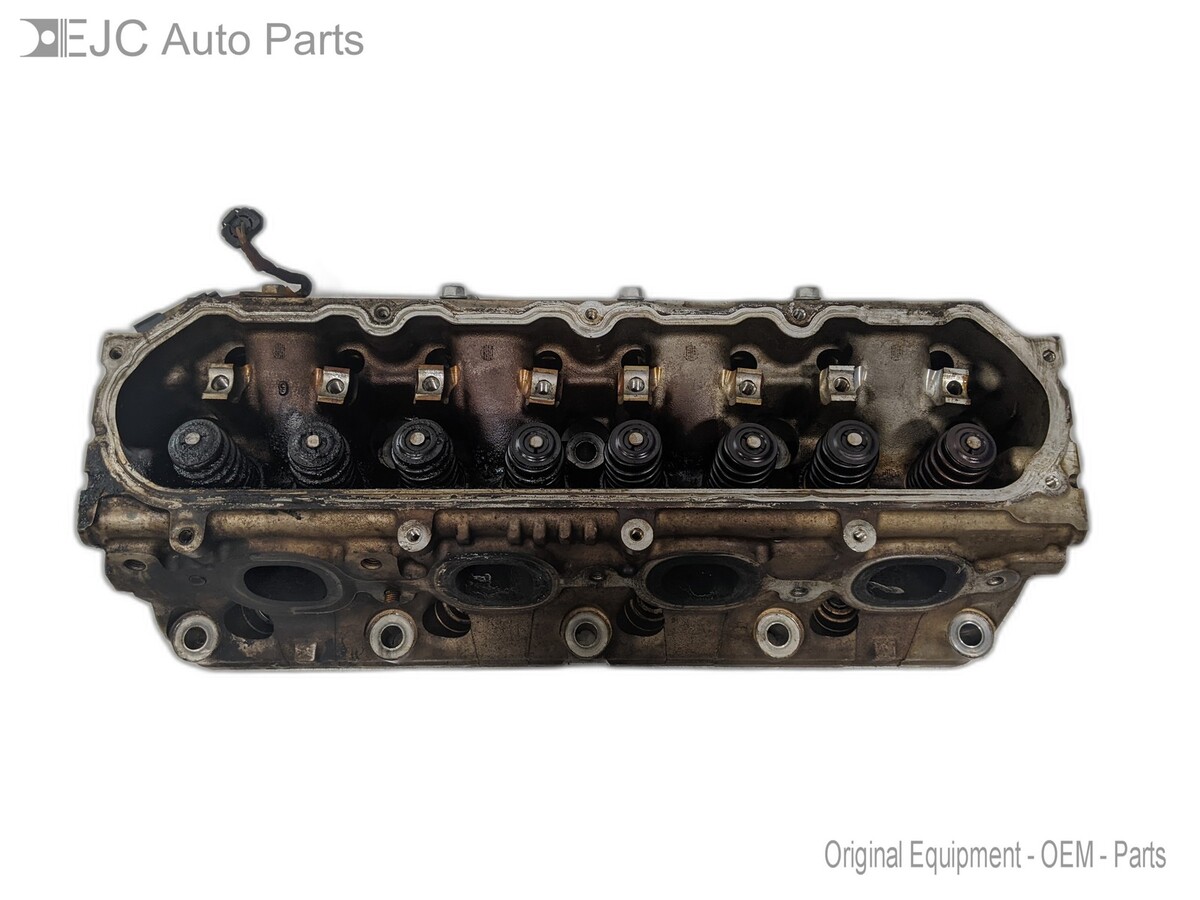 Right Cylinder Head For 14-20 GMC Sierra 1500  5.3 12620214 Passenger Side - $247.45