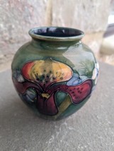 MOORCROFT 4 inch tall ART POTTERY VASE  - £105.54 GBP