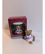 Vtg Hallmark Keepsake Ornament: Granddaughter Teddy Bear (1998) Christma... - $188.16 MXN