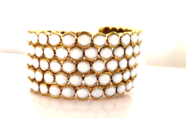 Cara N.Y. Women&#39;s Stretch Cuff Bracelet White Acrylic Beads Gold Tone - £11.79 GBP