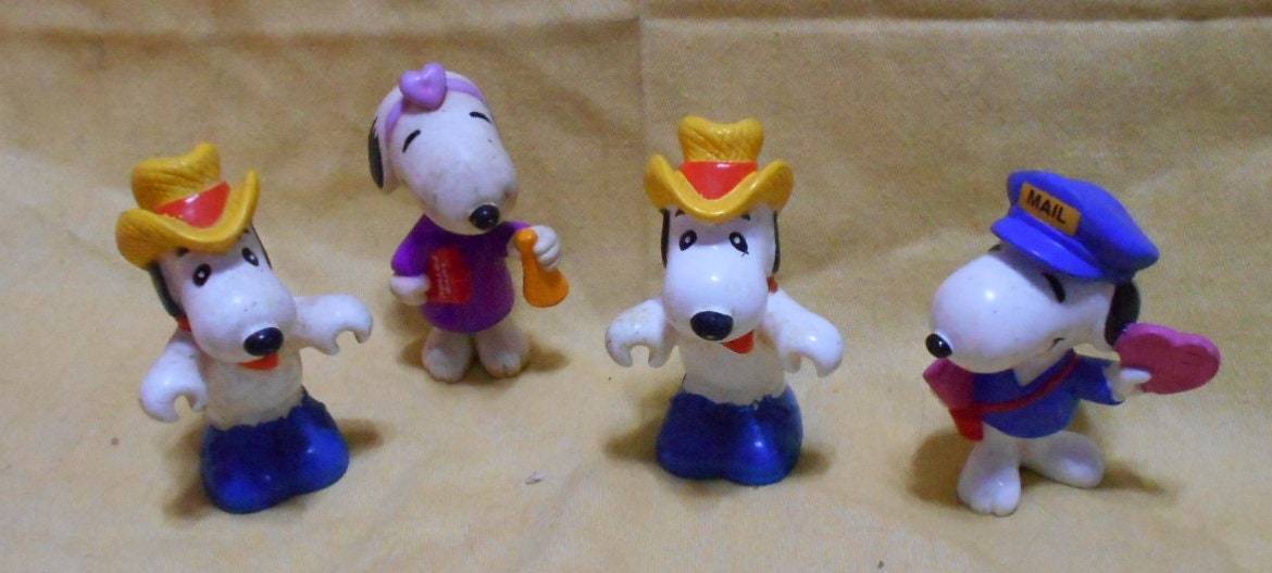 Primary image for Lot of 4: "Snoopy" Peanuts Mc Donald Happy Meal Toy PVC Figures, Old Collectible