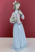 Lladro #7644 Innocence In Bloom 1996 Collector&#39;s Society Flower Girl Mint In Box - £142.87 GBP