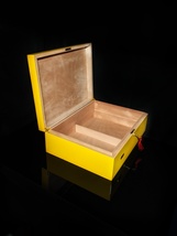 Limited Edition Wood humidor Measures 19.5" W x 14.5" D x 6.5"H image 12