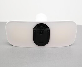 Arlo Pro 3 Floodlight FB1001 Indoor/Outdoor Security Camera - White image 3