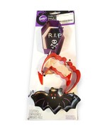 Halloween Cookie Cutter Set by Wilton – Coffin, Bat, Fangs – Metal, New - $85.17 MXN