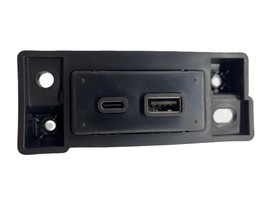 2024-2025 Chevy Trax 1LT Center Dash Auxiliart Usb Media Dual Port 13549... - $1,844.42 MXN