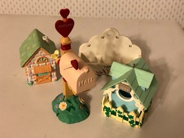 VTG Hallmark Merry Miniatures Spring Lot House Heartland Mailbox Birdhouse Plant - £15.73 GBP