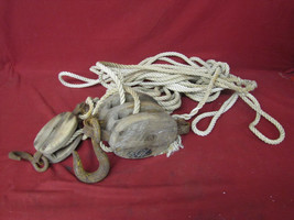 Antique Block and Tackle - €51,96 EUR