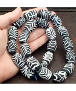 Bellissime perle di vetro vintage con motivo piuma fatte a mano filo di ... - $1,058.87 MXN
