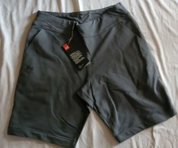 NWT Under Armour Gray Golf Shorts Size Medium Stretch Material Side Zipper - $13.85