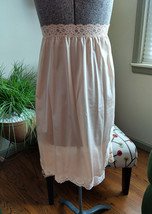 Vassarette Half Slip Size Medium Champagne Color Lace Accents Vintage 1970s - $19.80