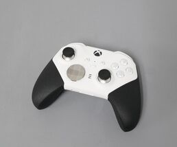 Microsoft Elite Series 2 Wireless Controller 4IK-00001 - Core (White) image 2