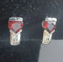 925 STERLING SILVER HEART SHAPED GARNET AND CZ GEMSTONE EARRINGS - $613.64 MXN