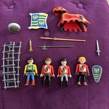 playmobil medieval figures lot - $385.70 MXN