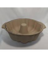 Pampered Chef Stoneware Fluted Pan, Family Heritage Collection, 10.5&quot;,  ... - $17.46